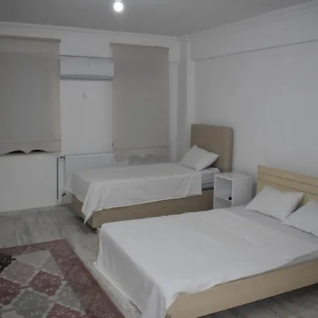 Edr Ulus Hotel *